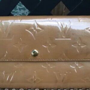 AUTHENTIC LOUIS VUITTON PORTEFEVILLE SARAH VERNIS WALLET